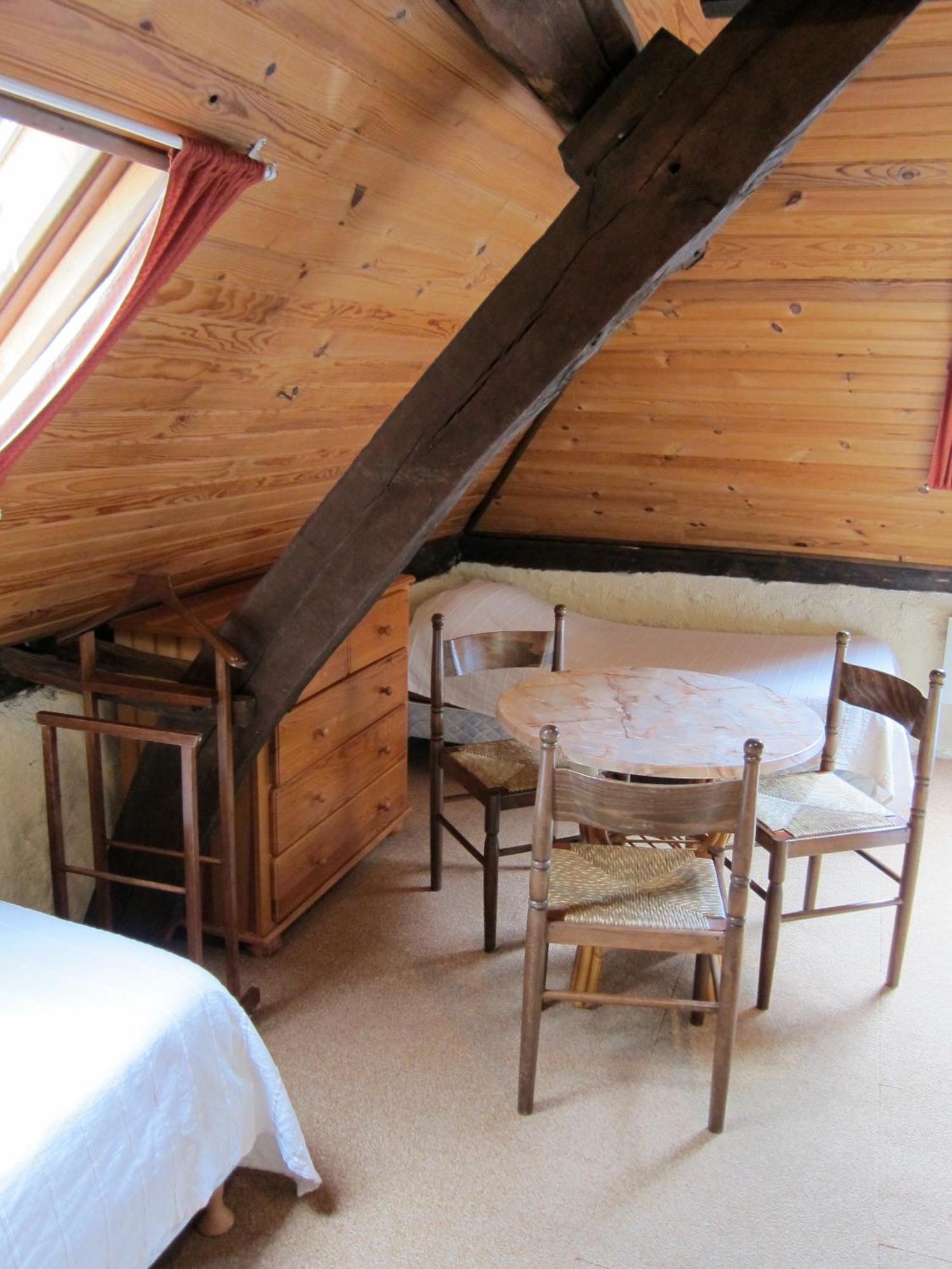 Auberge Des Deux Rivieres Seix Quarto foto