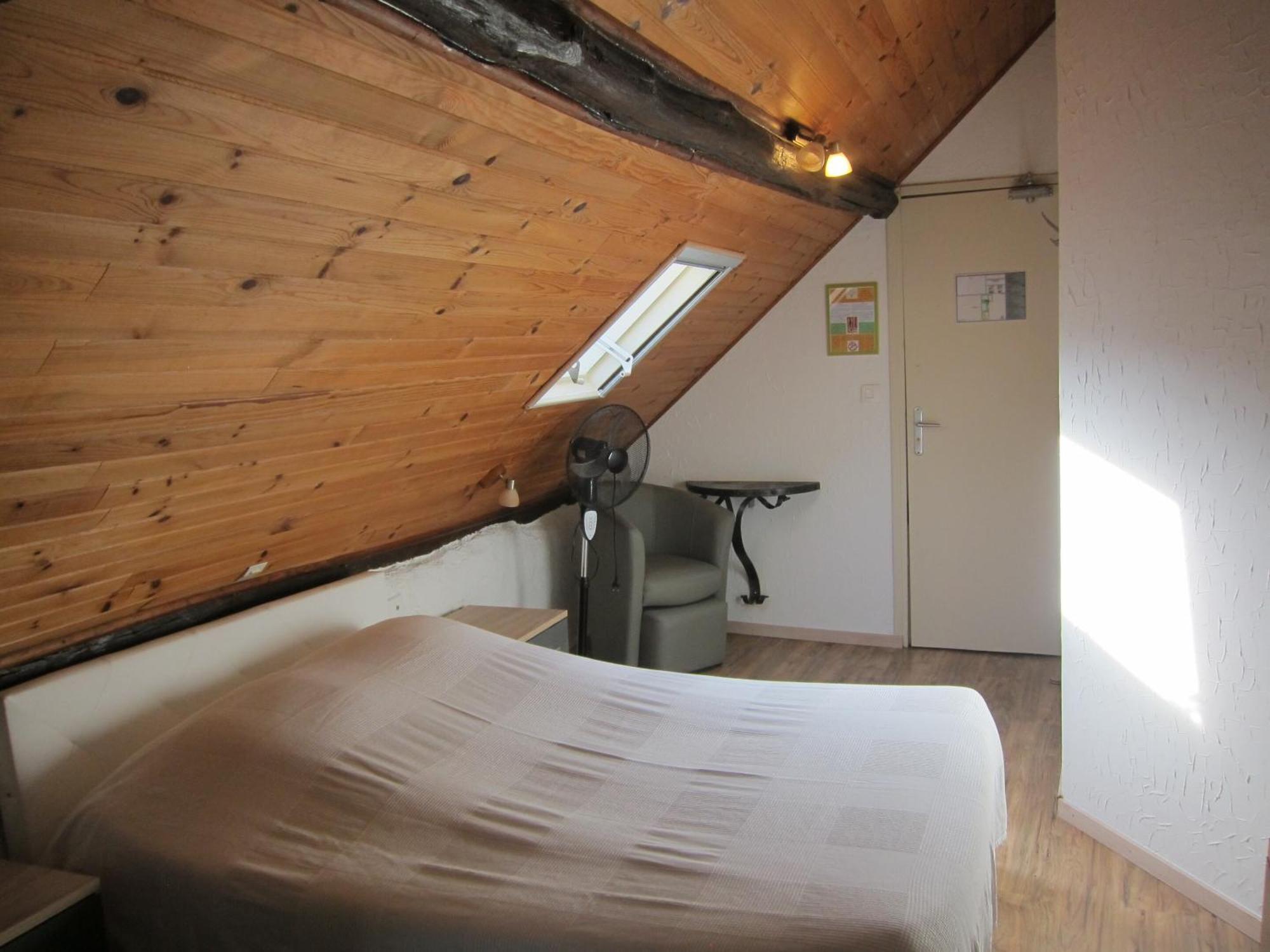 Auberge Des Deux Rivieres Seix Quarto foto